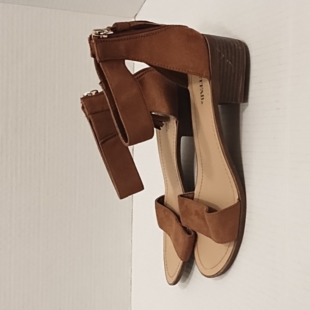 Just fab Ankle Strap Kitten Heel Strappy Block Heel Cute Low Sandal Faux Leather - Picture 5 of 9